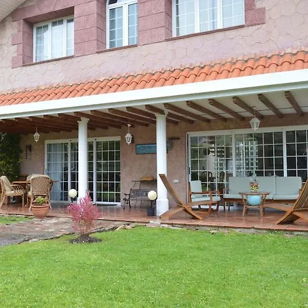Elenitas Villa *
